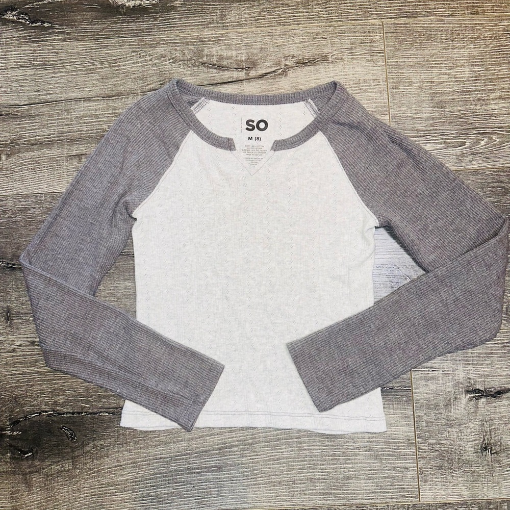 SO Girls Raglan Thermal Top in Light Gray and Charcoal